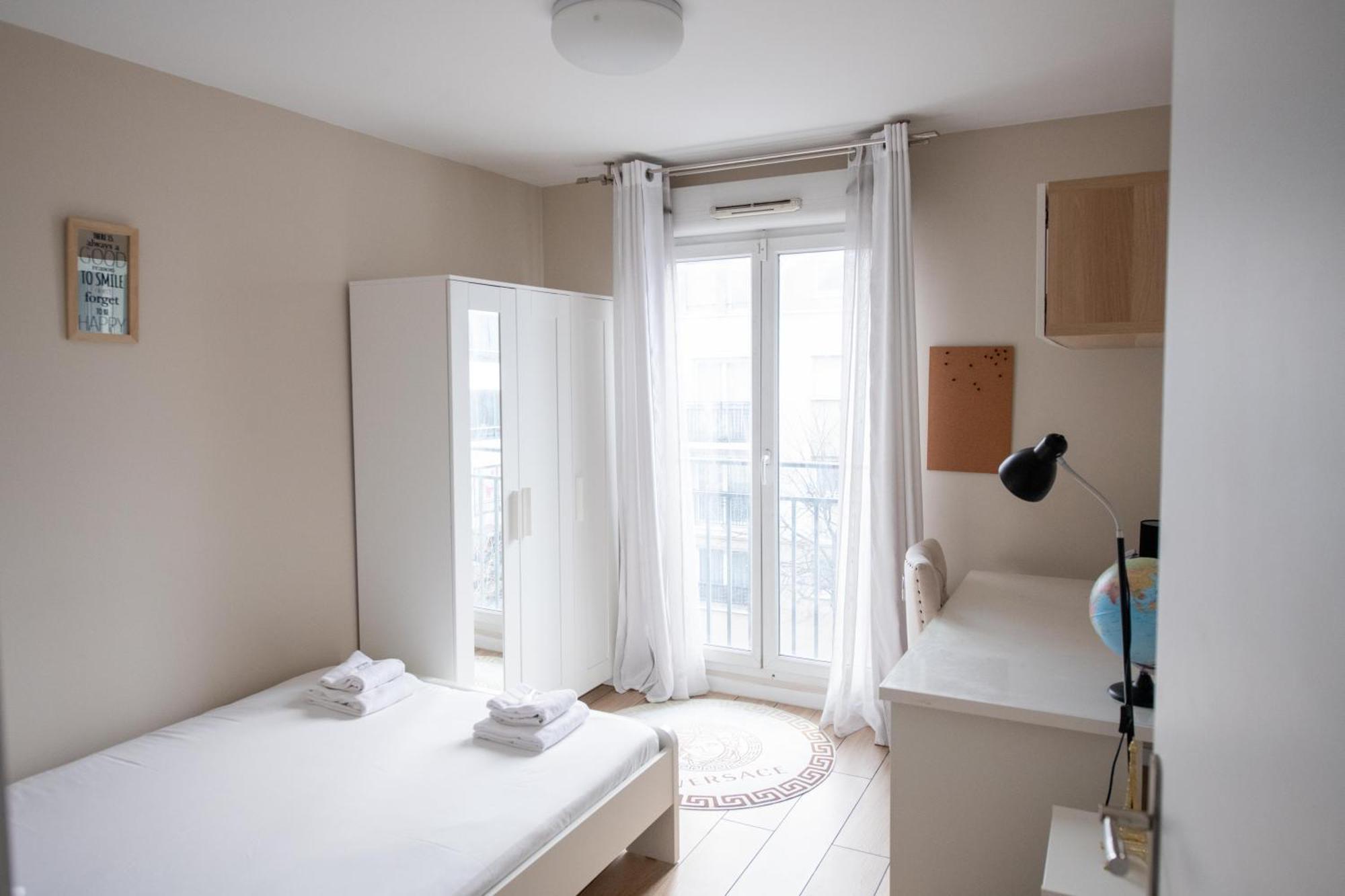 Elise De Roche Equipe Balcon Parking Rer B Lägenhet Le Bourget Exteriör bild